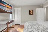 3br 2ba hse  AC WiFi 3 blks to Xcel Event Center, dining,&bars 6.8 mls to airprt - 3-نجوم
