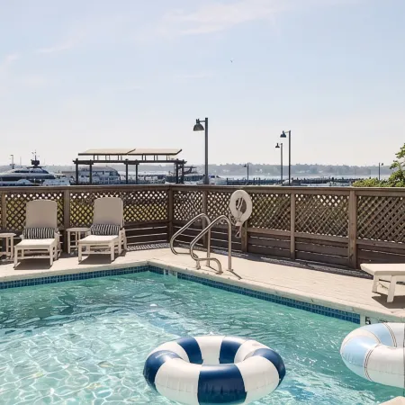 The Harbor Front Inn