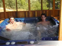 Eye Q Resort - Hot Tub