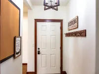 HISTORIC 1890s Rexburg Loft - 2 Q, 1 K Laundry, 2 blocks to BYUI, Clean & Fun! โรงแรมในเร็กซ์เบิร์ก