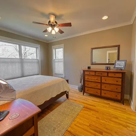 Bracken Bungalow - Cozy retreat a short stroll from downtown Brevard Отели в г. Бревард
