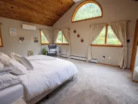Catskills Escape - Stunning View& Privacy Hotels in Durham