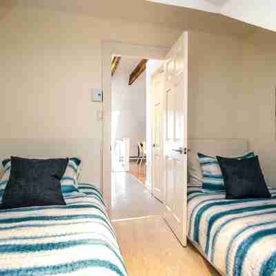 Wonderful Loft in Historic DT Rooms