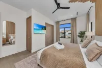Coastal Luxe, Spacious 5bedroom house 5miles to Siesta with saltwater pool, WiFi - สระว่ายน้ำส่วนตัว