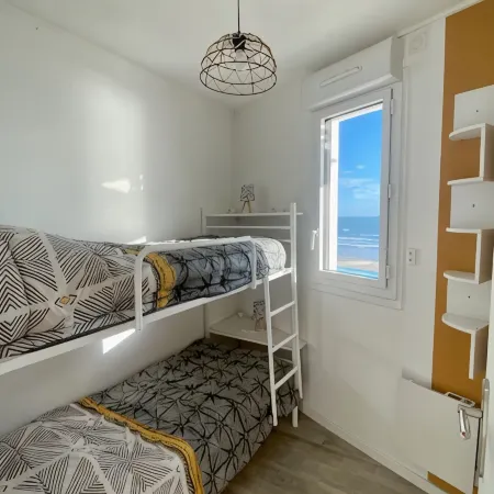 APARTMENT WITH SEA VIEW