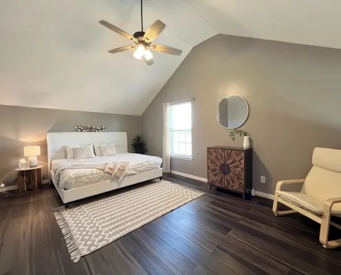 Charming 3-bedroom house with king bed  , pet friendly