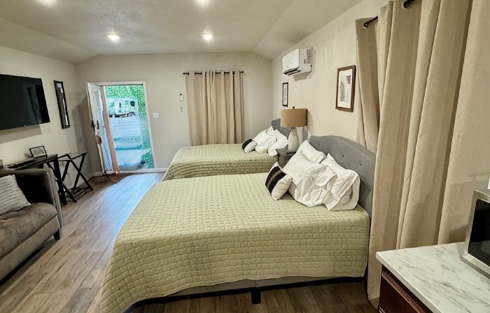 Modern 2 bed cabin 2 miles from Lake Nimrod and within 30 mins of 4 state parks