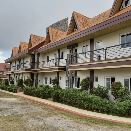Elliannah Pines Hotel