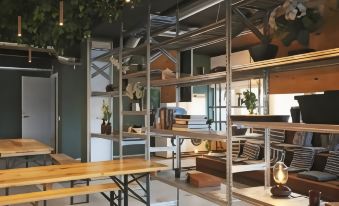 Urban Camper Hostel & Bar