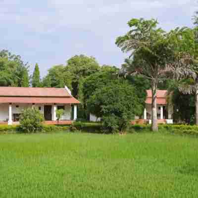 KP Cottages Hotel Exterior