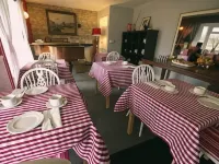 Worth House Bed and Breakfast - parking