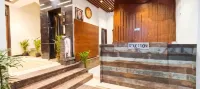 Hotel Lake View - Near Sukhna Lake