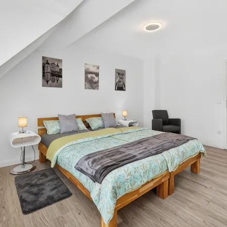FeWo Galliet 2: 77Sqm, 12Sqm Roof Terrace, 2 Br, Quiet & Close to Trade Fair