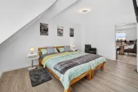 FeWo Galliet 2: 77Sqm, 12Sqm Roof Terrace, 2 Br, Quiet & Close to Trade Fair - 2 ดาว