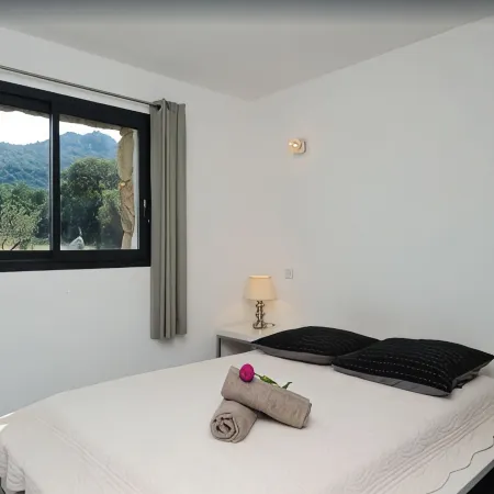 Rosumarinu Apartment Hotele w: Figari