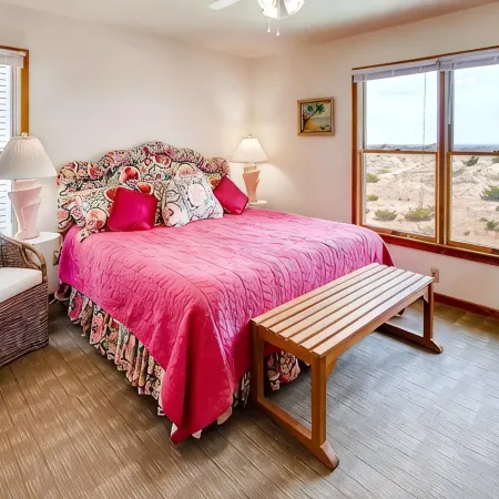 Oceanfront Pet-Friendly House with Private Pool in Salvo