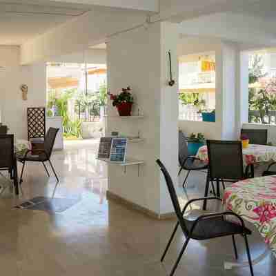 Niki Apartments Dining/Meeting Rooms