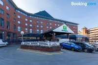 Holiday Inn LONDON - SUTTON by IHG - Pysäköinti