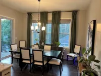 Modern Spacious 6-Bedroom - Track Season Retreat - 20 min from Track - Homestays