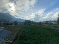 Dieng Hill Lodge - parking