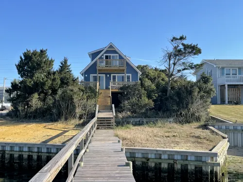 Emerald Isle, NC!  Sound Front Cottage - 3 minute walk to beach!!