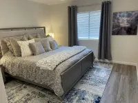 Newly renovated Lantana FL condo, All new luxury furnishings, 2 miles from Ocean - Wifi