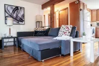 Garage, Fully Fenced Yard, Sleep 8, Walk to Downtown - Wifi