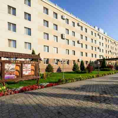 Park-Hotel Noviy Vek Hotel Exterior