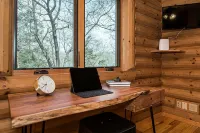 Luxury Lodge Near Galena, Field of Dreams & Skiing, 6 Private Suites - 4-Star