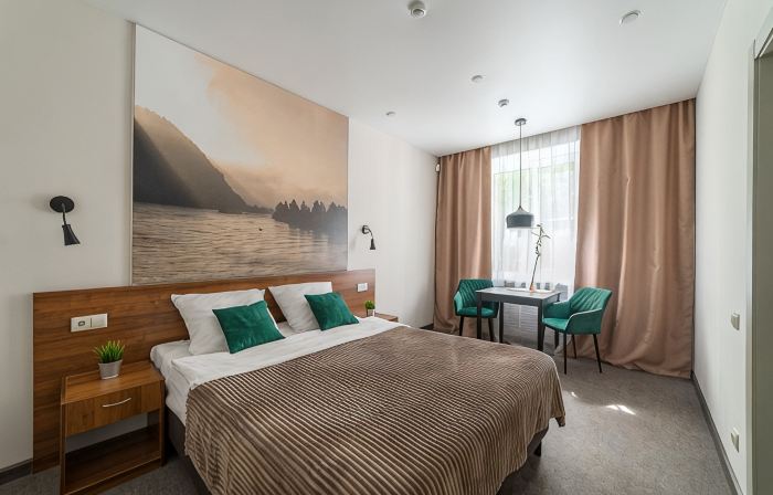 River Hotel