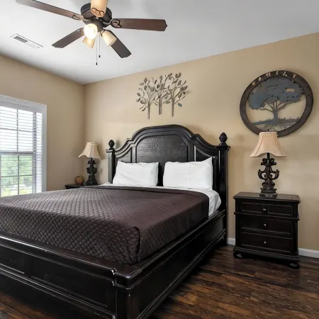 Spacious 4-bedroom penthouse condo in beautiful Branson with Lakeview