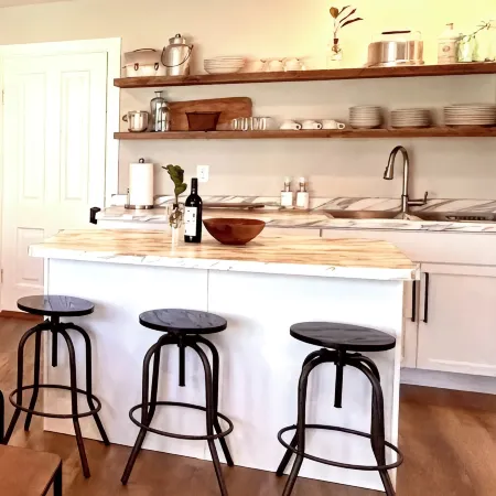 Entire cozy Rollingstone apt in Mississippi Valley, just 10 min from Winona!