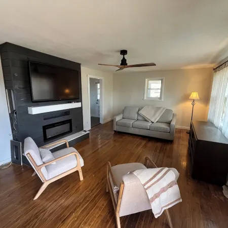 Charming 3-bedroom house "Cavern" with tons of amenities in Cave City.