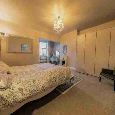Lovely Large St Annes Maisonette with Roof Garden Rooms