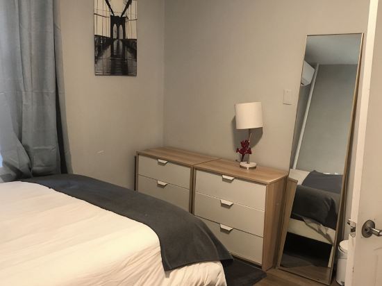 30 mins to Times square, Beautiful spacious apt in Queens