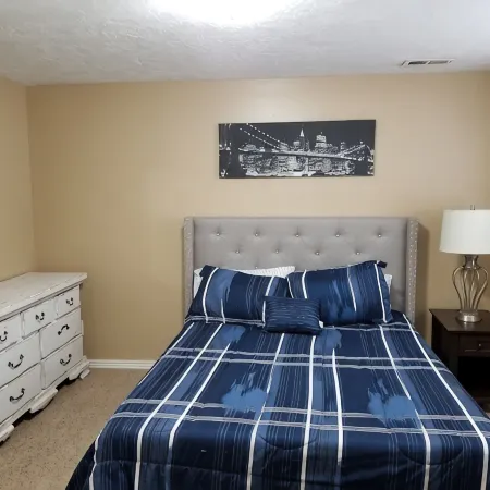 Your Clearfield home Отели в г. Клирфилд