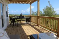 Trade Winds - Oceanview, Private Pool, Short Walk To Pink Sand Beach, Central. - 3 tähden
