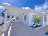 Charming 3-bedroom Beach House with AC and WiFi near Arecibo's best beaches.