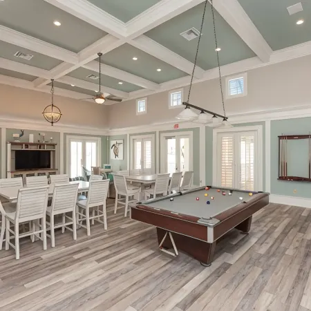 Turtles Nest - Corner Penthouse with Gorgeous Sunsets and Lake View