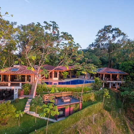 Casa Sea Breeze- Luxury OceanView Estate+50' Infinity Pool on 100 Acres