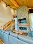 Timberwolf B Cabin at Sasquatch Mountain *Hot Tub* Games Room* - Hytter