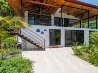 3 Bedroom Villa in Matapalo with Amazing Ocean View Jungle Views and Pool! Hôtels à : Savegre de Aguirre