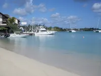 Charming 3 bedroom villa with pool, only 4 minutes walk to the beach - 2-Star