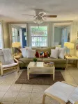 Cottages on Norris Unit B DOWNTOWN PET FRIENDLY - Homestays