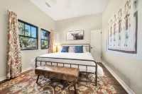 Cherry Ave Cottage Close to Downtown, Skiing, and More - Boutique