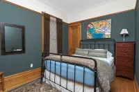 5 Bedroom Wrigleyville experience right by stadium - Apartments