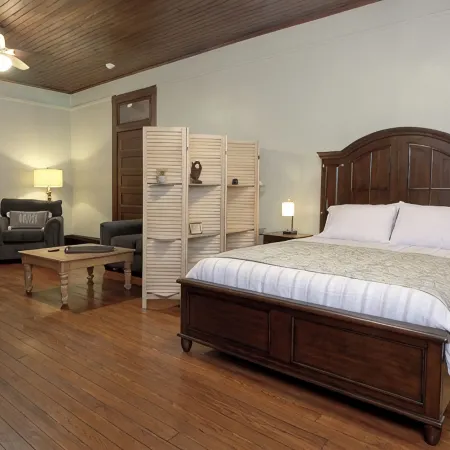Historic Home in Downtown Augusta GA. 5.2 Miles from Masters.