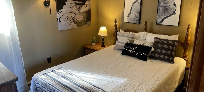 Rustic Riverfront Getaway Directly On The River!!  You can't get any closer! Hotels in Page County