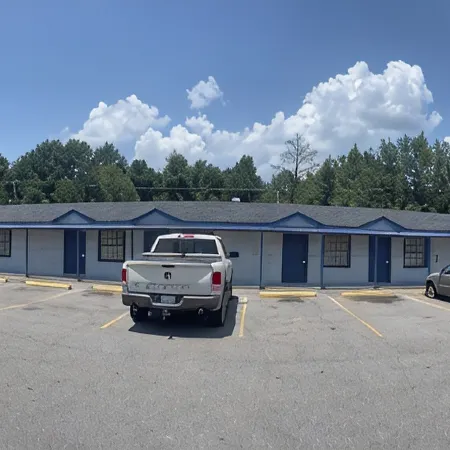 Plaza Motel