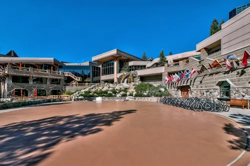 Located @ Everline Resort & Spa, Pools/Spas/Golf/Skiing/Ski-in & out/Ice Skating - 3 estrellas